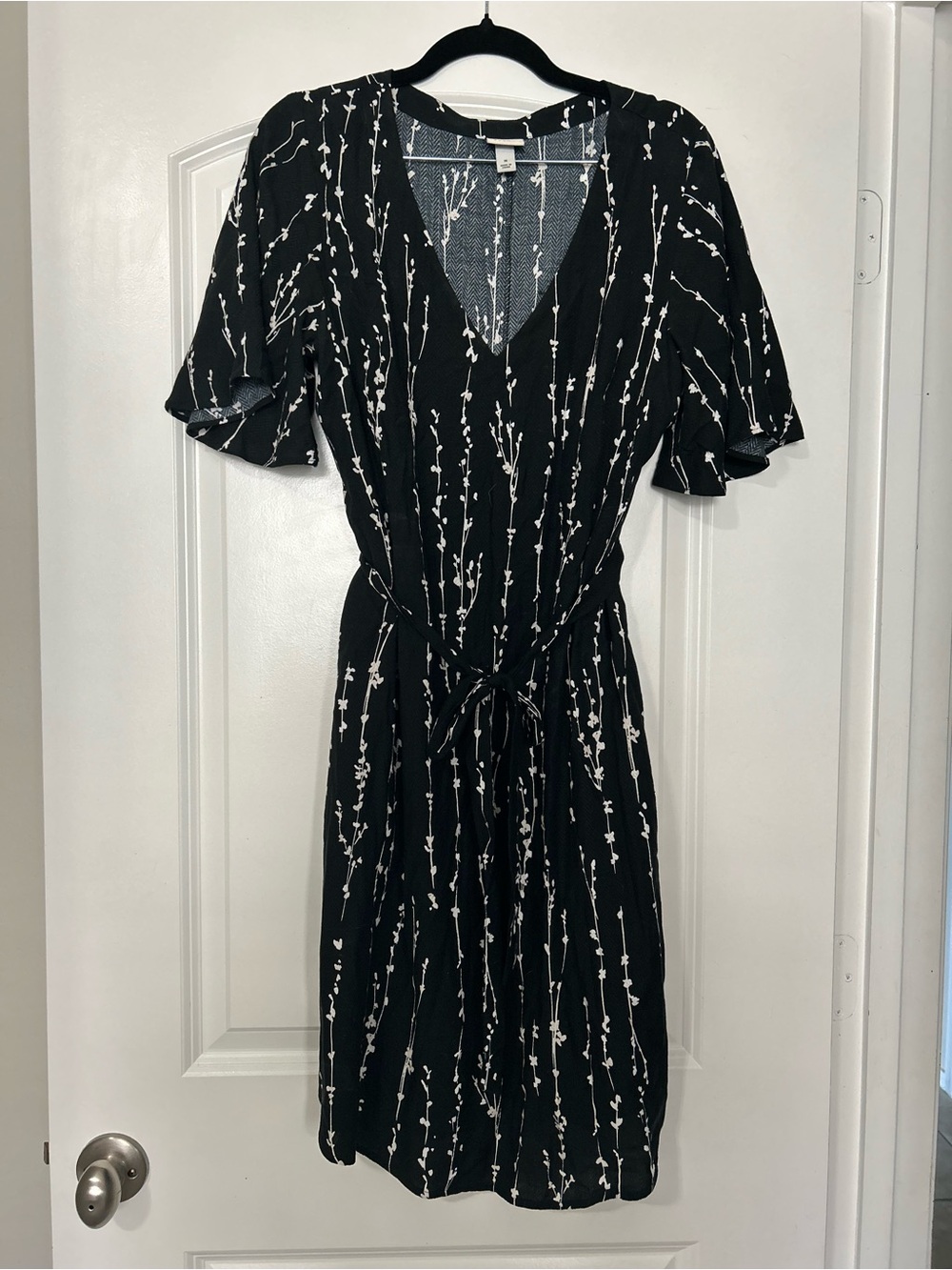 a new day Black V-Neck Tie-Waist Dress with White Floral Stripe